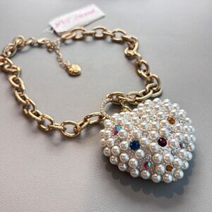 Betsey Johnson Big Heart Necklace Faux Pearl Gold Tone Chain NWT 16"